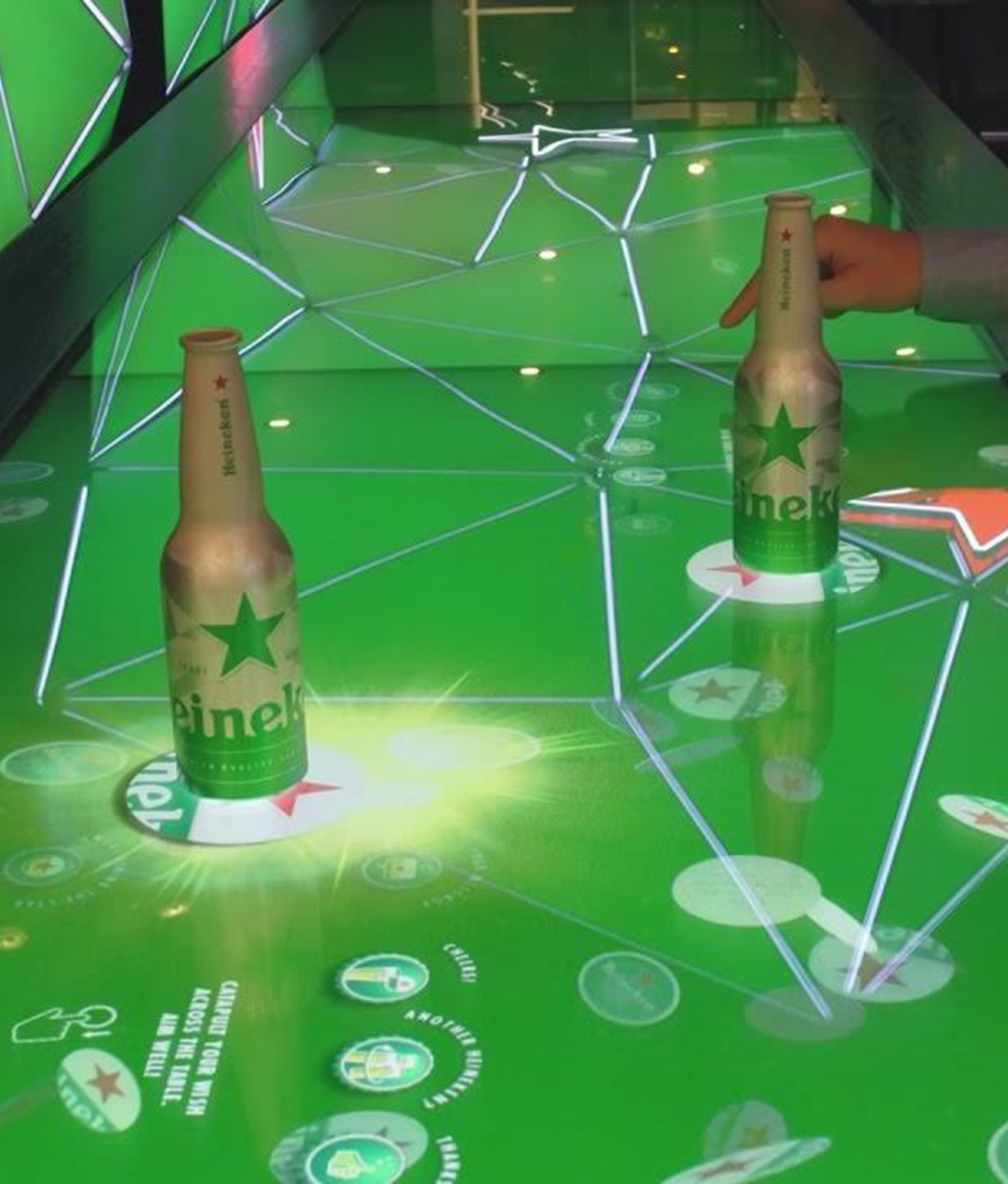 Heineken-bar-table-test-play